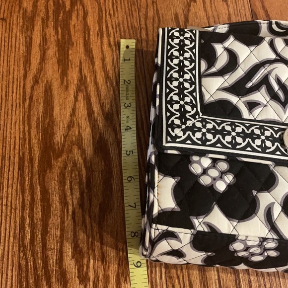 VERA BRADLEY STRUCTURED QUILTED handbag crossbody  purse FLORAL BLACK WHITE NWOT - Picture 12 of 16